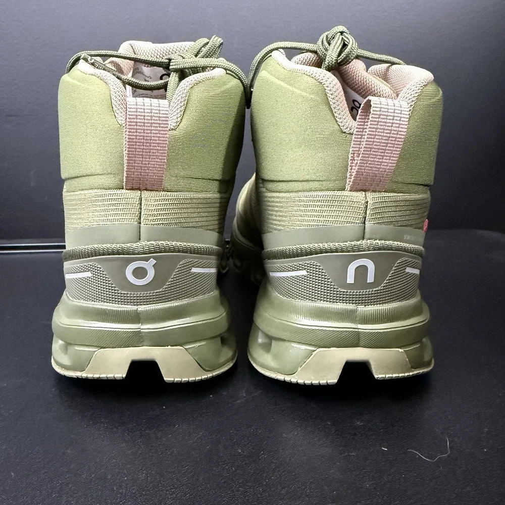 Size 7.5 On Cloud CloudRock Waterproof Hiking Boot Sneaker Women's Olive Green